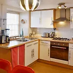 Waves Cottage